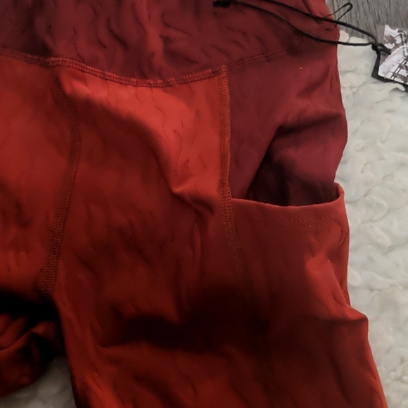 TWENTY MONTREAL • CARBON38 Flames 3DHigh Waist Legging NWT - Picture 5 of 11